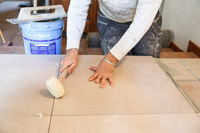 Ajustement du carreau en tenant compte des carreaux voisins