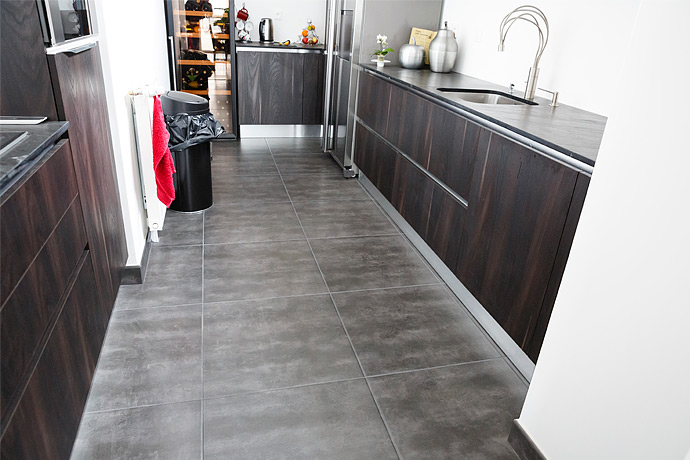 Pose d'un carrelage 60x60 grès cérame gris anthracite